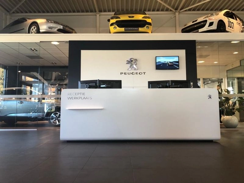 Showroom Receptie Auto Versteeg Buurman Voorthuizen Peugeot Citroen Nissan.jpg